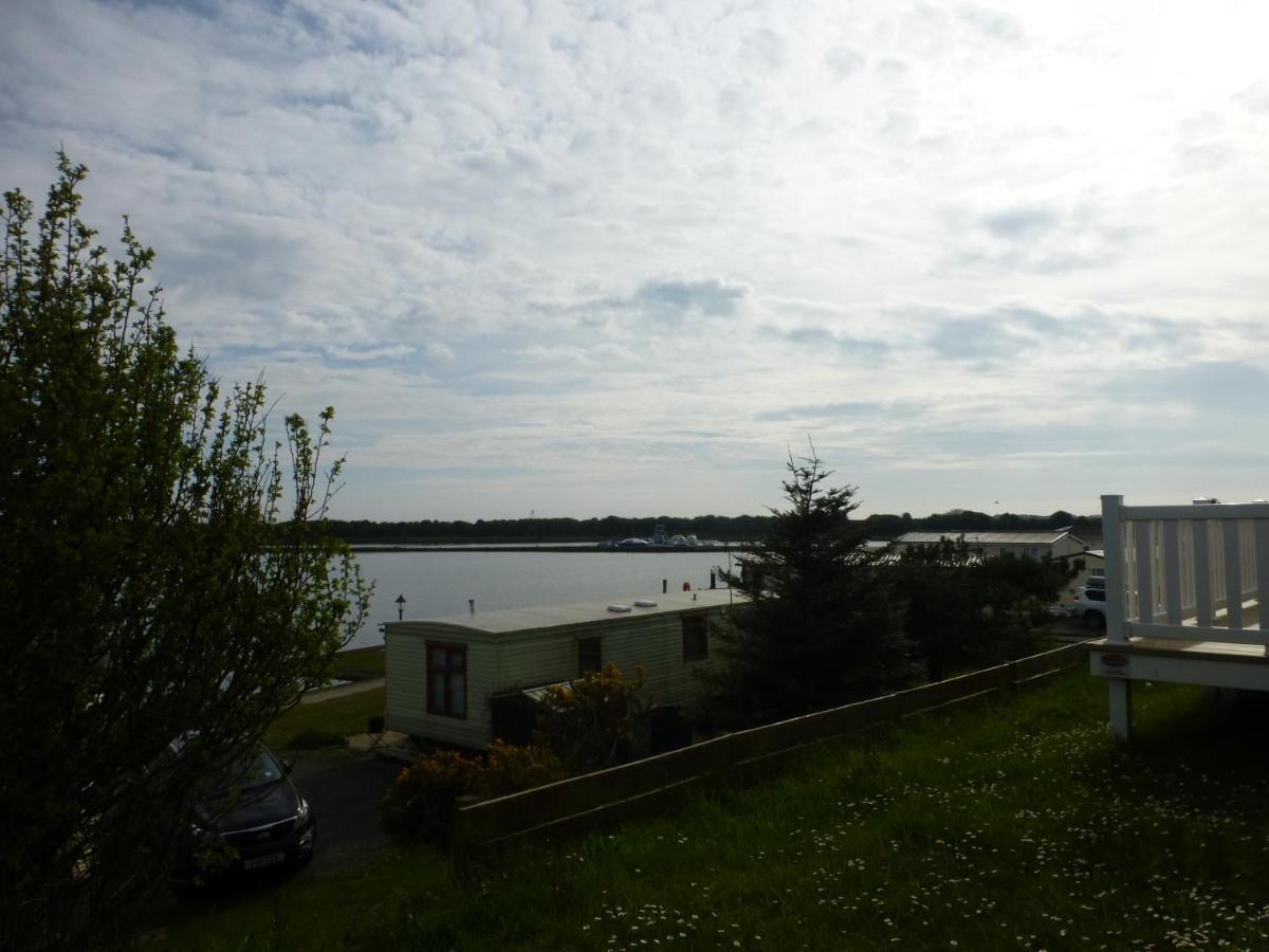 Отель 73 Port Haverigg Милом Экстерьер фото
